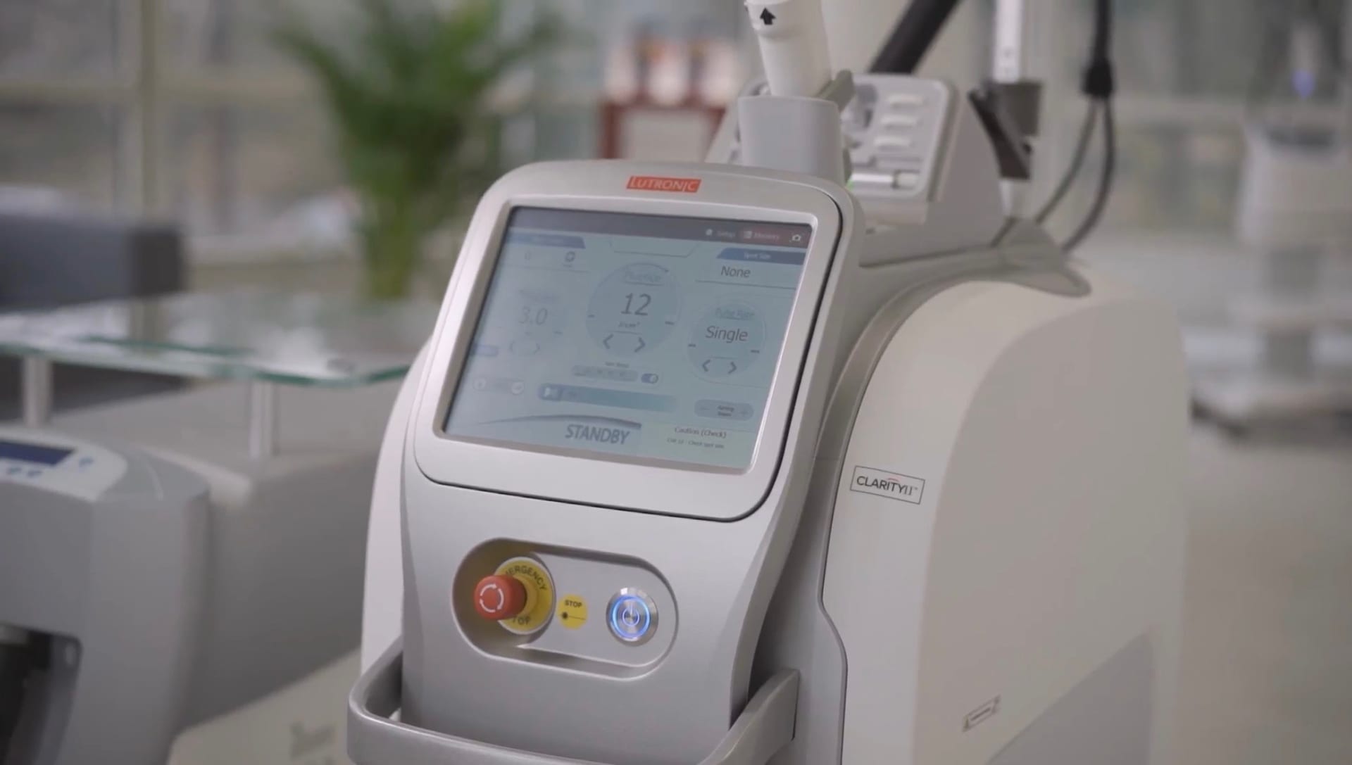 Machine laser Clarity II utilisee au cabinet Le Rayon Vert